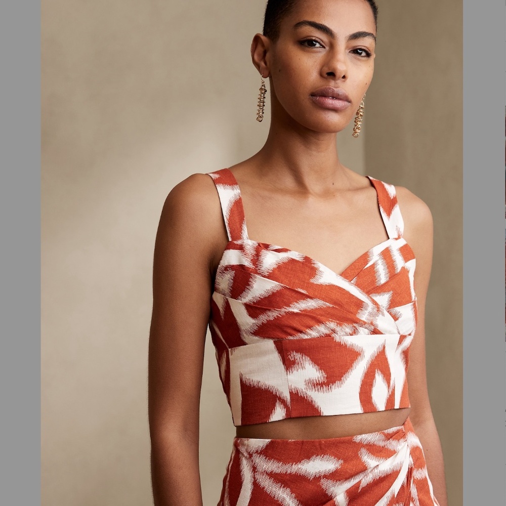 BR Linen-Blend Skirt and Crop Top Floral Two-Piece Set** 🌼